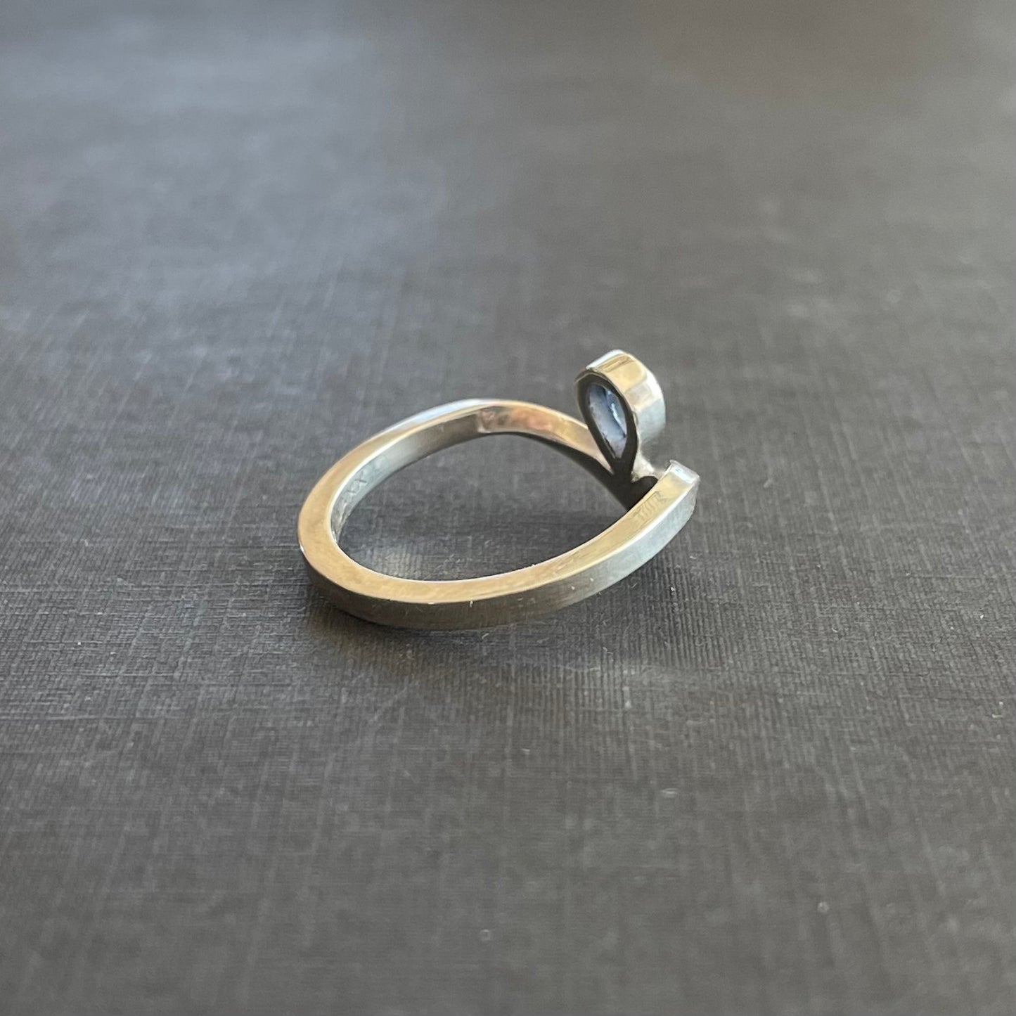 Bague saphir bleu de Ceylan